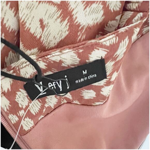 Very J Tell It Like It Is Mini Dress Square Neck Color Rose Size Medium Boutique - Picture 11 of 13